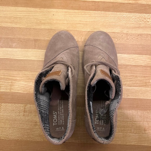 Tom’s Wedge Ankle Boots Desert Taupe Suede Kala Bootie Size 7.5 - Picture 6 of 8
